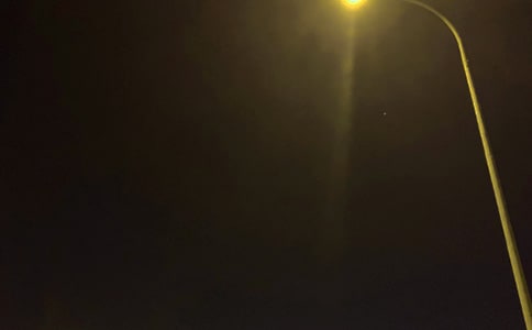 实用的路灯作文300字三篇