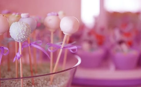 爸爸妈妈在孩子满月宴上讲话祝酒词