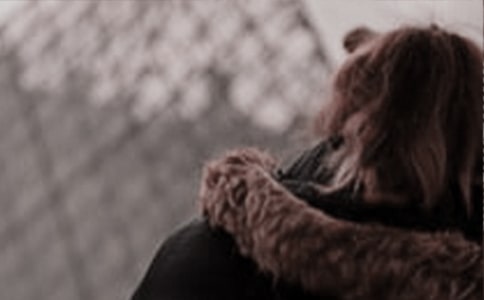 描写女子外貌姿态优美的诗句素材